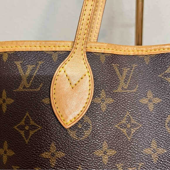 Authentic Louis Vuitton Monogram Neverfull MM bag❤️ - Picture 3 of 16